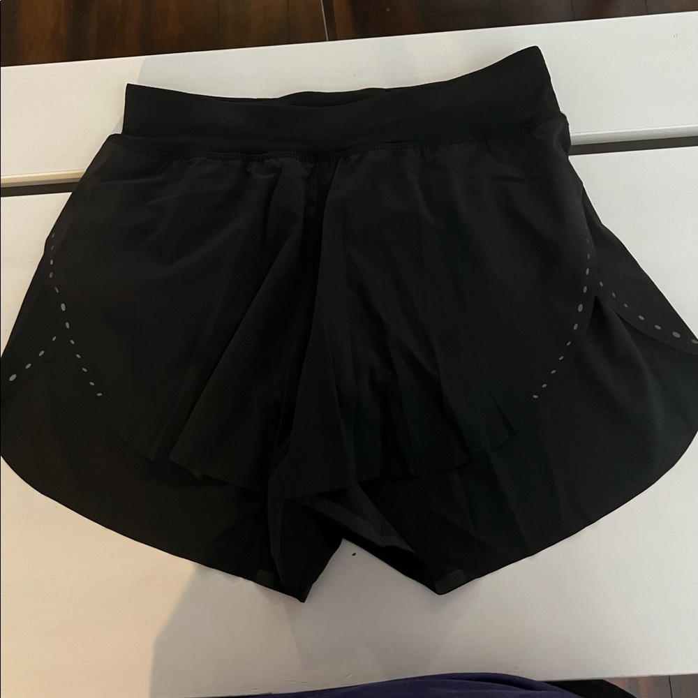 lululemon find your pace shorts size 4 Blk